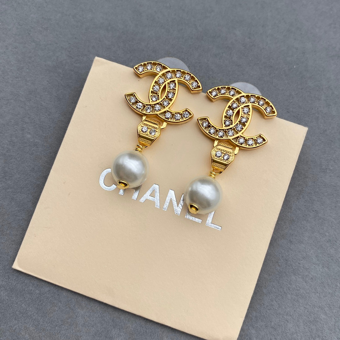 2025 Zircon Letter Pearl Earrings