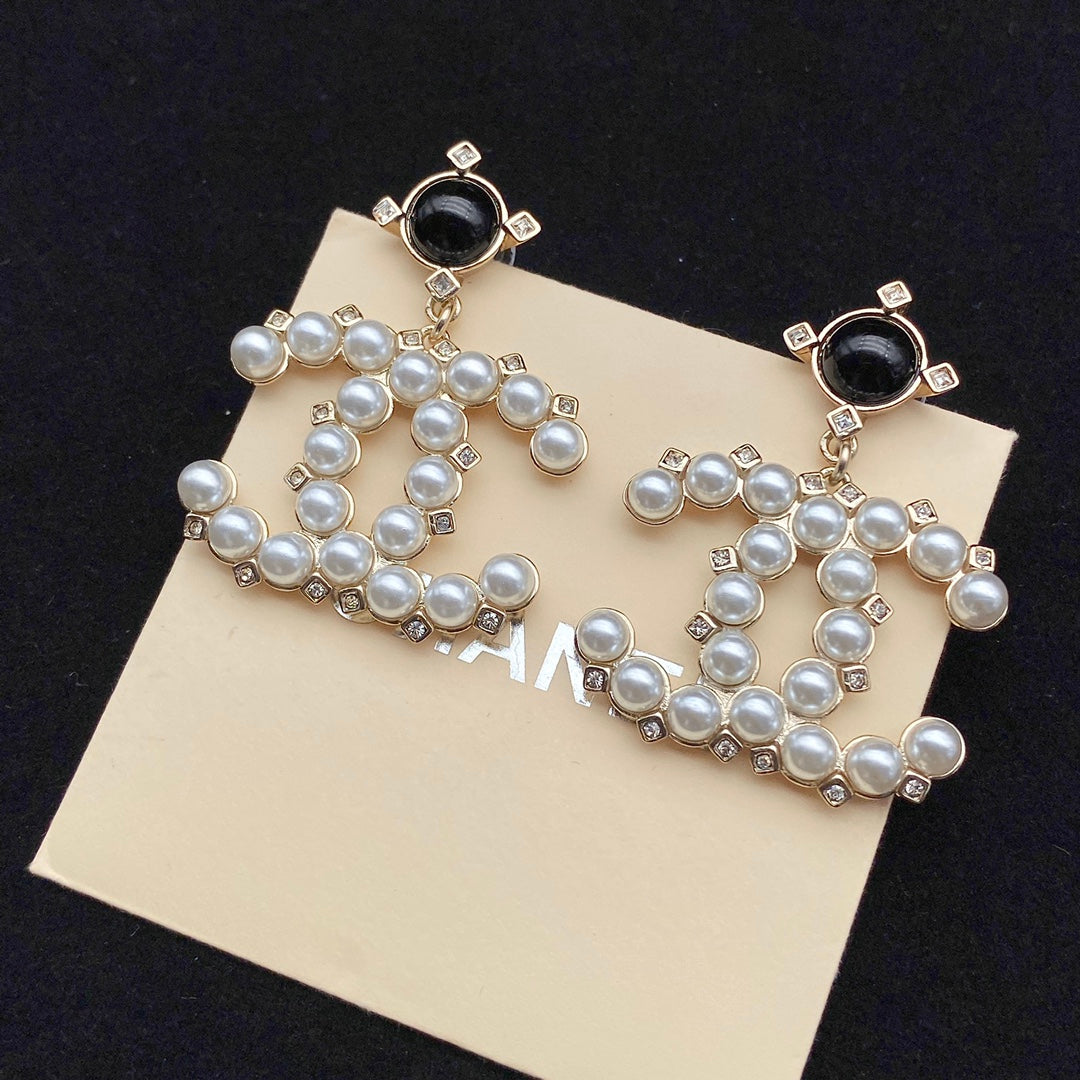 2025 Vinyl Diamond Pearl Earrings