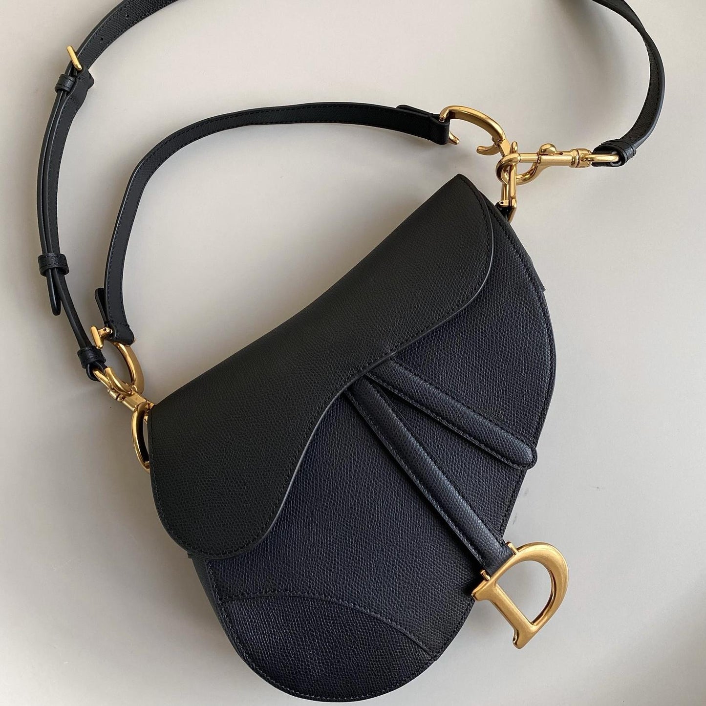2025 Bag Classic Saddle Bag W239