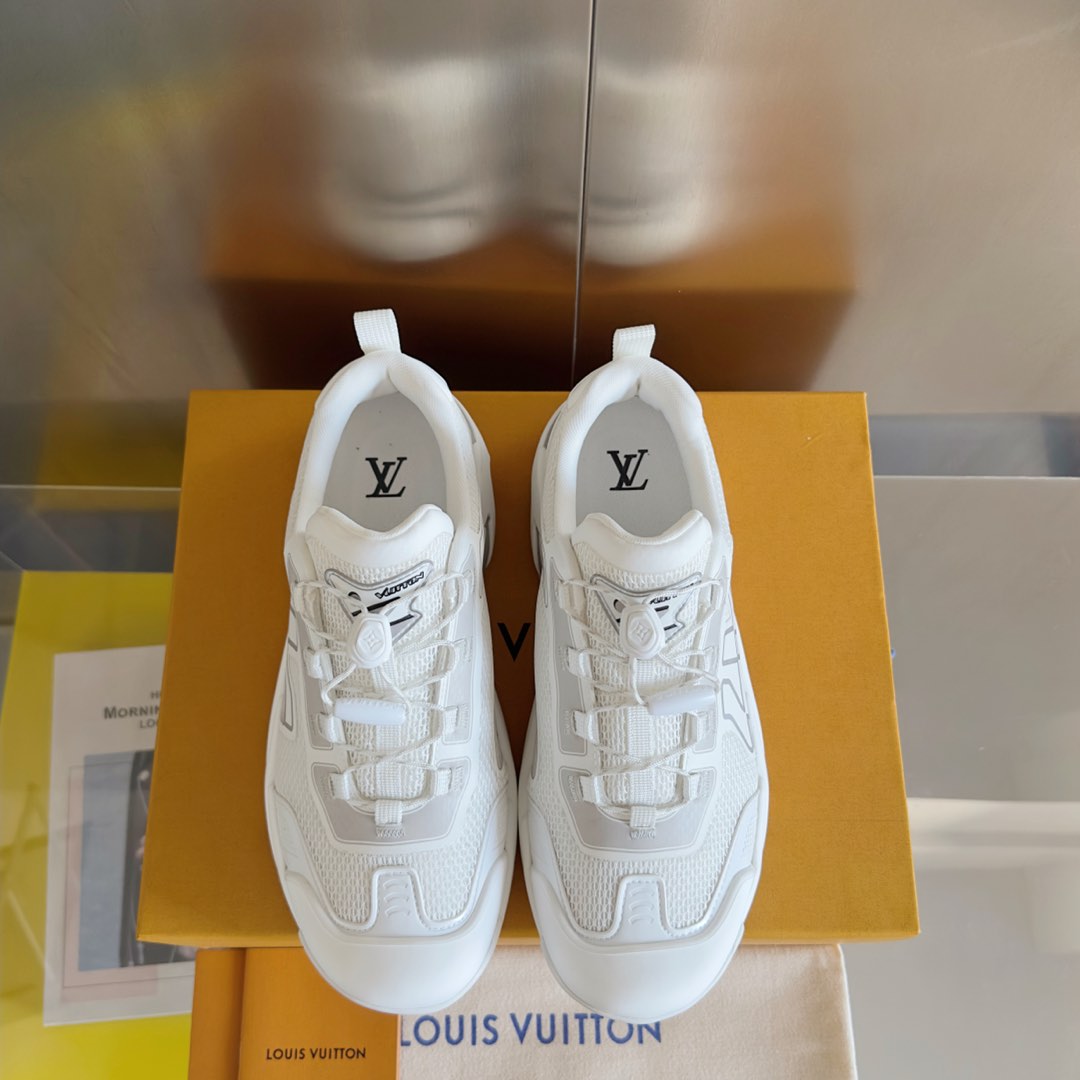 2025 250318 New high quality new color board shoes
