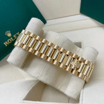Women And Man Day Date heaven How stunning is this 36-40mm DayDate with a mother of pearl dial watch
