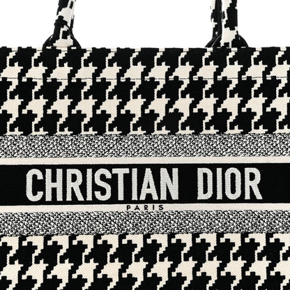 2025 Bag MEDIUM D BOOK TOTE