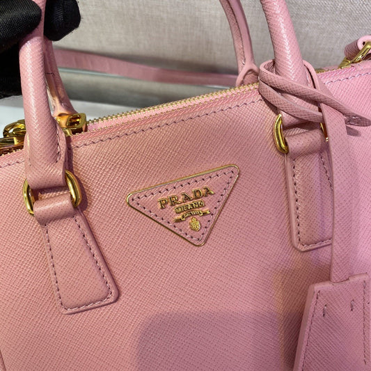 2025 Bag Classic Top-handle Bag W172