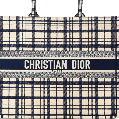 2025 Bag MEDIUM D BOOK TOTE