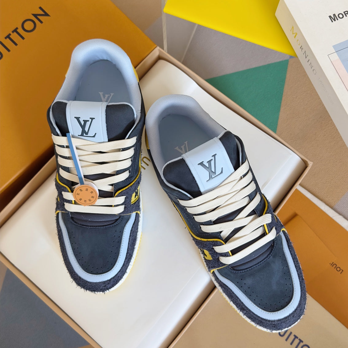 2025 250318 New high quality new color board shoes